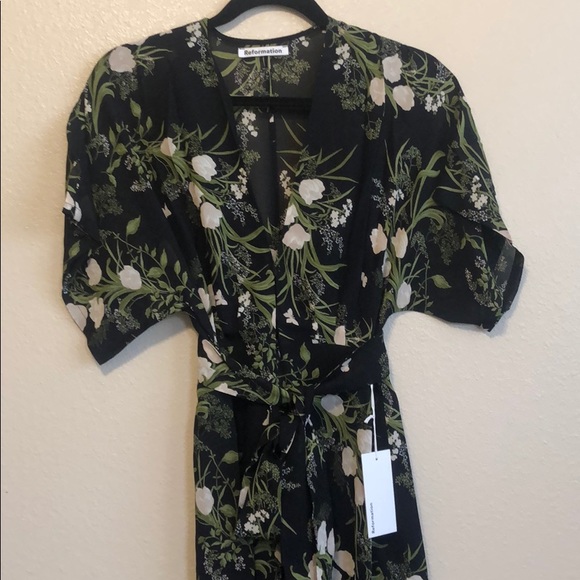 NWT Reformation Lemongrass jumpsuit in Anastasia 2 - Picture 4 of 7